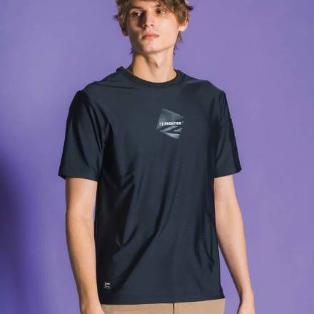 作品　#003 IZFRONTIER-003-s-05-dl.jpg