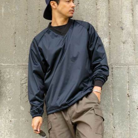 クロダルマ] 32688 防風ストレッチピステ(Vネック)